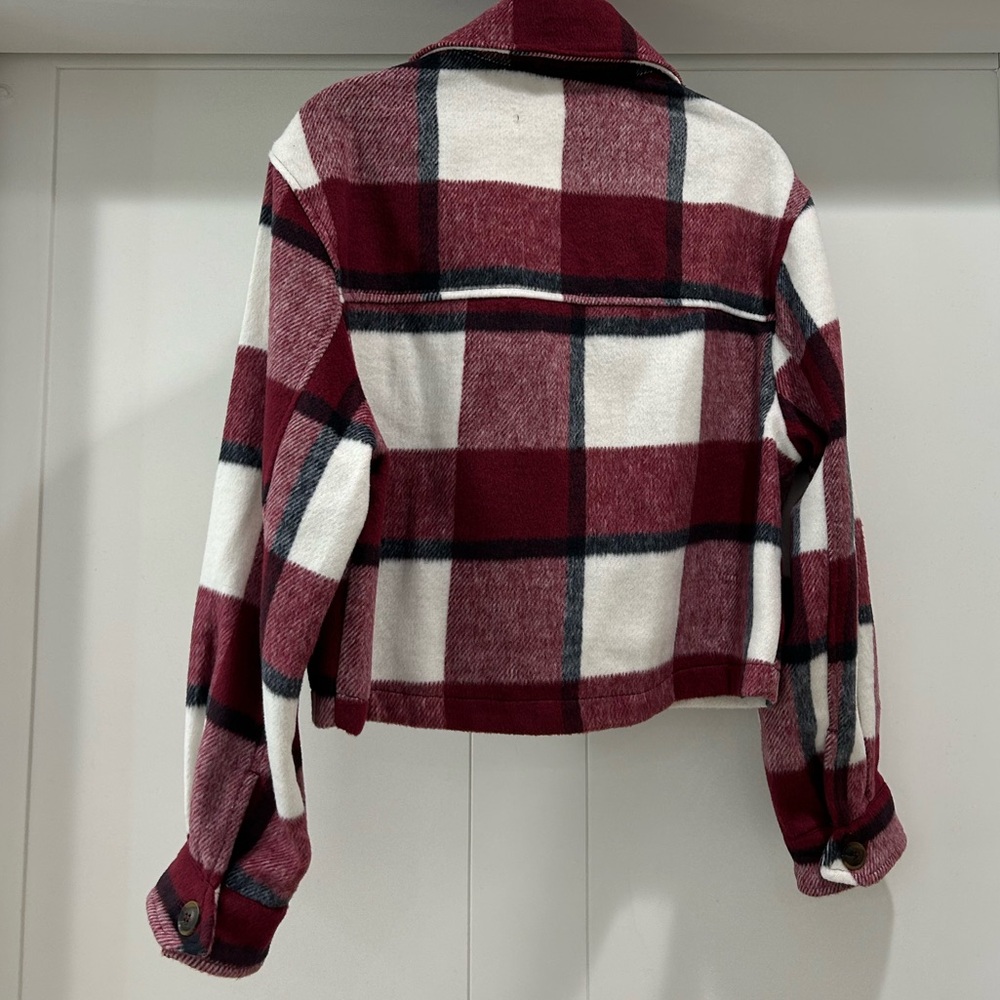🆕 Cropped Shacket - Burgundy & White Plaid - Size Small - Picture 6 of 10
